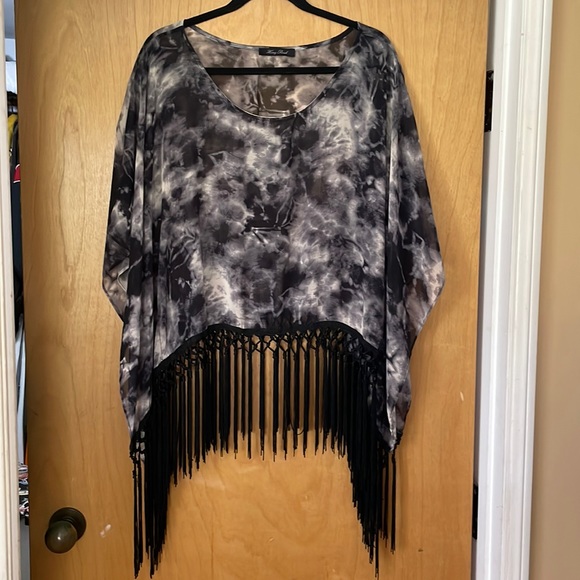 Sheer black/white tye dye poncho top with fringe - Picture 1 of 2